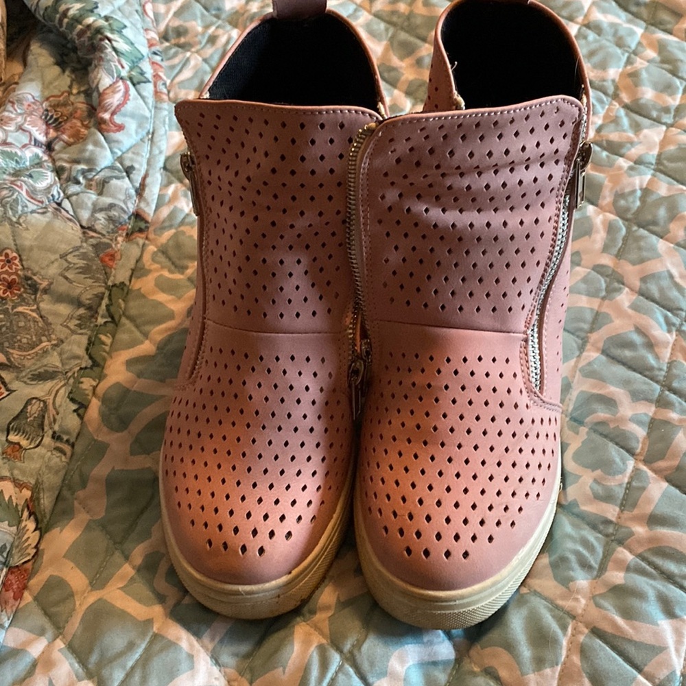 Hightop Sneakers